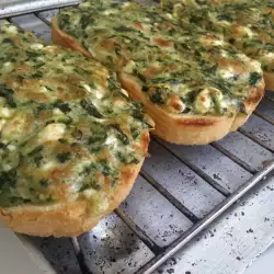 Appetizing Sandwiches with Spinach and Egg