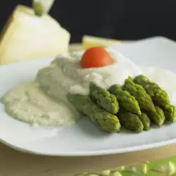 Asparagus with Parmesan and Yellow Cheese