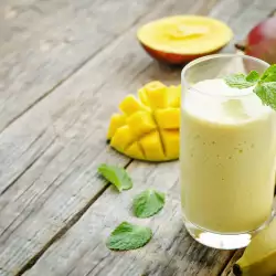 Banana and Mango Milkshake