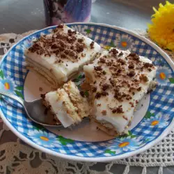 Biscuit Cake with Homemade Cream