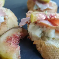 Bruscuettes with Gorgonzola, Bacon and Figs
