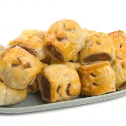 Bites with Karnacheta Sausages in Puff Pastry