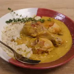 Chicken Drumsticks in Curry Sauce with Ginger Rice