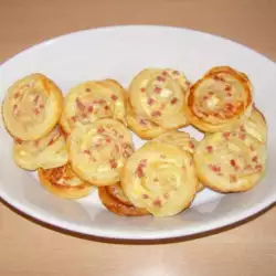 Puff Pastry Bites with Mozzarella