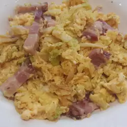 Scrambled Eggs with Kale and Bacon