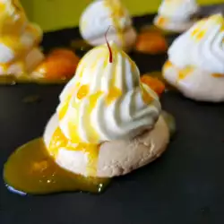 Meringue Cookies with Tangerine Sauce