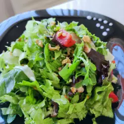 Salad with Chicken and Cherry Tomatoes