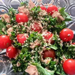 Tuna and Cherry Tomato Salad