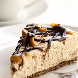 Cheesecake with Chocolate Biscuits and Caramel