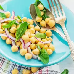 Chickpea Salad with Red Onions