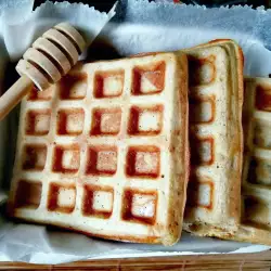Coconut Waffles with Almonds