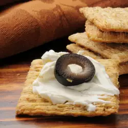 Lean Crackers with Olives