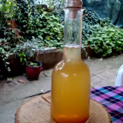 Homemade Quince Vinegar