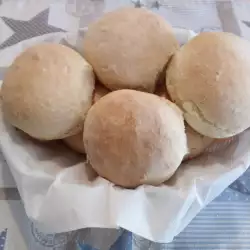 Homemade Mini Bread Buns with Yeast
