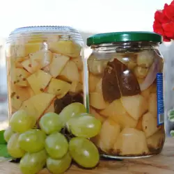 Marinated Quinces with White Grapes