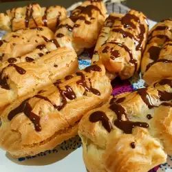 Eclairs with Chocolate Filling