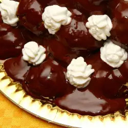 Éclair Cake with Chocolate Cream