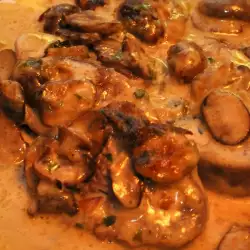 Tongue with Cream Sauce and Mushrooms