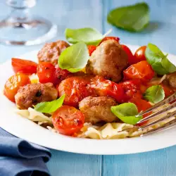 Meatballs with Tomato Sauce and Farfalline