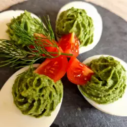 Stuffed Eggs with Spinach Filling