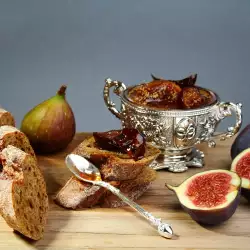 Fig Dessert with Nuts and Sesame