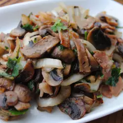 Mushrooms in Butter with Onions, Bacon and Parsley