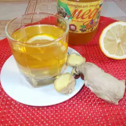 Ginger Tea for Sore Throat