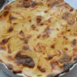 Potatoes au Gratin with Cheese and Cream