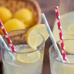 Healthy Homemade Lemonade with Brown Sugar