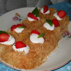 Kadaif with Cream and Strawberries