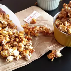 Crunchy Caramel Popcorn