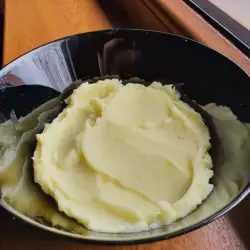 Mashed Potatoes with Butter and Cream