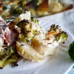 Oven-Baked Potatoes with Broccoli and Cream