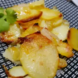 Oven-Baked Potatoes with Onions