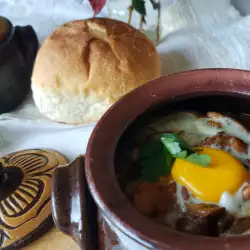 Chicken Kavarma with Mushrooms and Egg