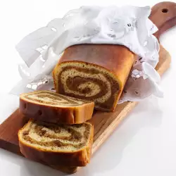 Panettone Roll with Marmalade