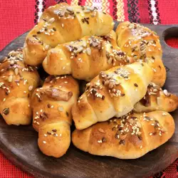 Quick and Easy Yeast-Free White Cheese Rolls