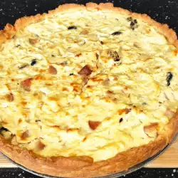 Quiche with Cottage Cheese and Olives
