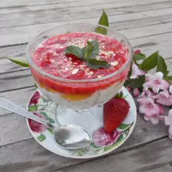 Yogurt with Strawberries and Chia