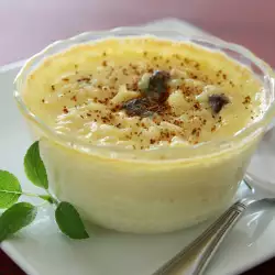 Pudding with Champagne and Raisins