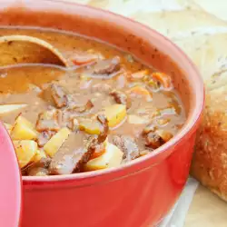 Easy Potato Stew with Beef