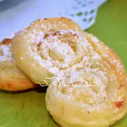 Teardrop Cookies with Mascarpone Cream and Lemon Flavor