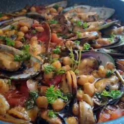 Moroccan-Style Mussels with Chickpeas