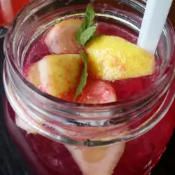 Non-Alcoholic Raspberry Cocktail