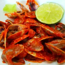 Mussels in Spicy Tomato Sauce