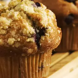 Muffins with Blueberries and Walnuts