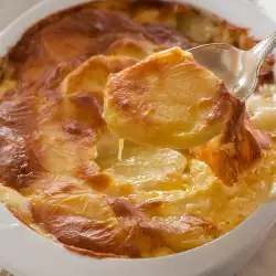 Potato Gratin with Cream and Cheese