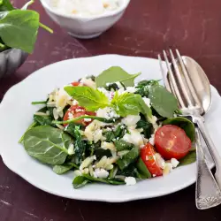 Salad with Orzo and Spinach