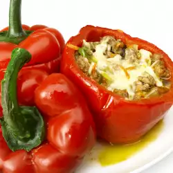 Bell Peppers Stuffed with Vegetables and Mince
