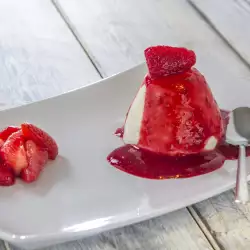 Cold Strawberry Topping